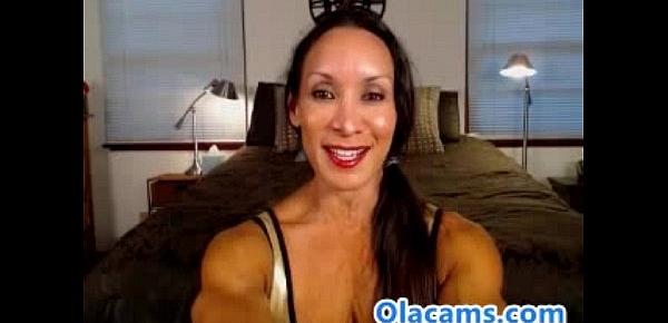  Busty brunette milf bodybuilder on webcam